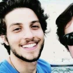 Te encontrar virou apenas uma questão de fechar os olhos. 08/05 ♡ 15/10 e 09/06 é niver da minha best, love you ♡