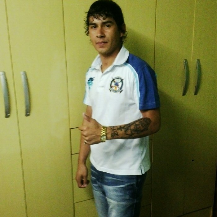 Soy futbolista...me gusta compartir con amigos y familiares..nome gustan las personas falsas..(CCP 1912_hasta la tumba)