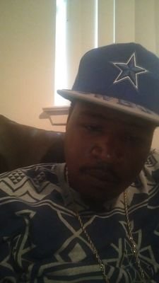 #LIVINLIFE TRYIN TO MAKE BO$$ MOVES WIT NO RULES FUCKIN THA GAME WHILE I EAT