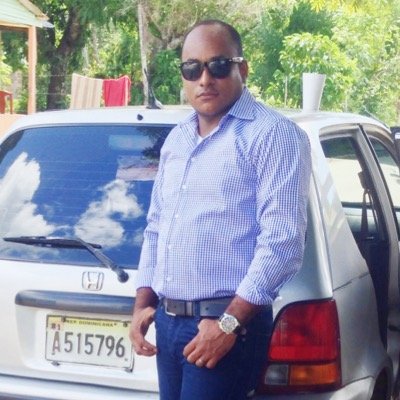 hijo de papi y mami , amante de la vida, enamorado de mi esposa y en busca del Dominican Dream!!