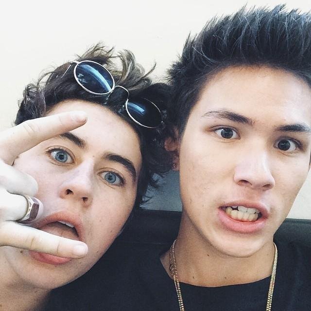 Follow @_obsessedallas and say something nice to her =( she's not okay please ♥