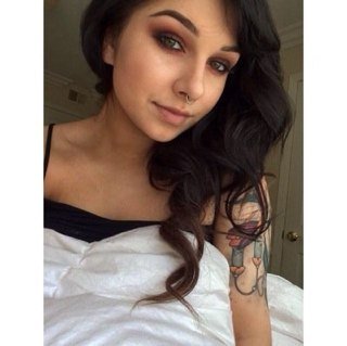 notoriousfaux's profile picture. 