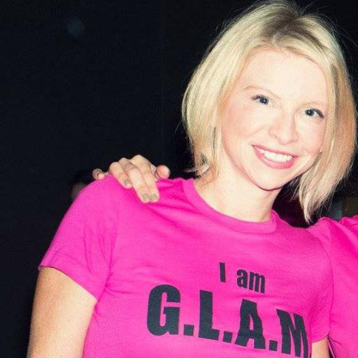 Founder & President of WGIRLS INC   Loves: NYC, Giving Back, Fashion, Wine, Comedy & Politics. http://t.co/tsfjk9TEad