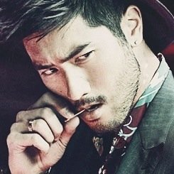 There are many warlocks; but there is only one Magnus Bane. {TMI|RP|#BeanieBabies}