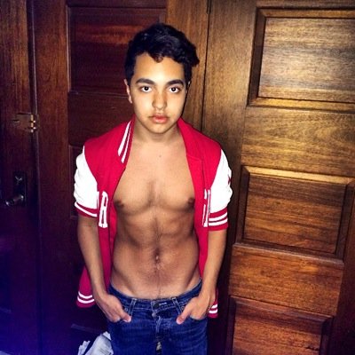 Hi i am Kyle Silva and I am am actor, model and singer. ❤️