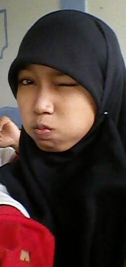 I'am moeslem | love Allah,Rasul,and My Family | Date of birth:16th February 1996 |So is better myself... :)
