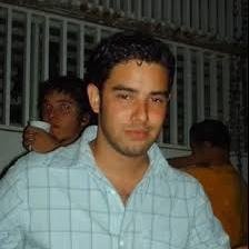 Mi mamá dice que soy guapo :) / Me gusta el deporte / Tratando de obtener aquello por lo que sigo luchando..Tu.