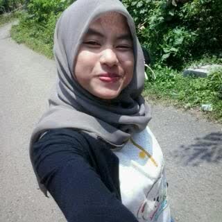 Buat aku selalu trsenyum...