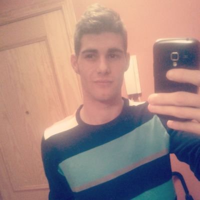 :) sorie siempre nunca sabes quien se puede enamorar de tu sonrisa