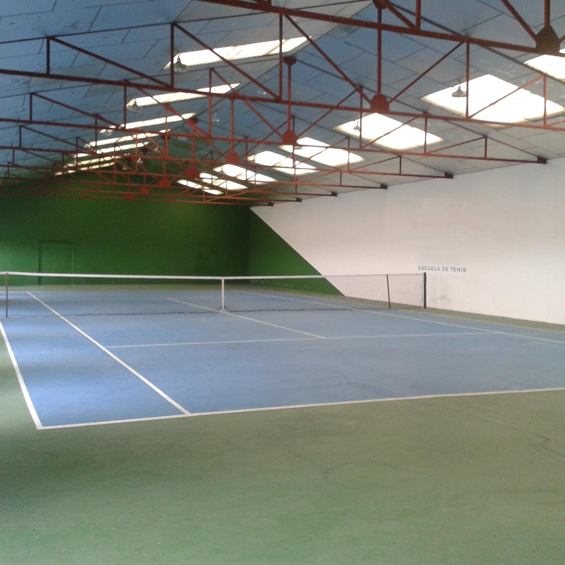 Clases de tenis y alquiler de pista cubierta.
Tlf: 696847565 tenisenleon@gmail.com