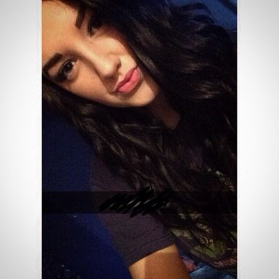 fhebelola's profile picture. Instagram @phoebelola_