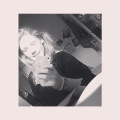 Profile Picture of Elise (@elisesaunders3) on Twitter