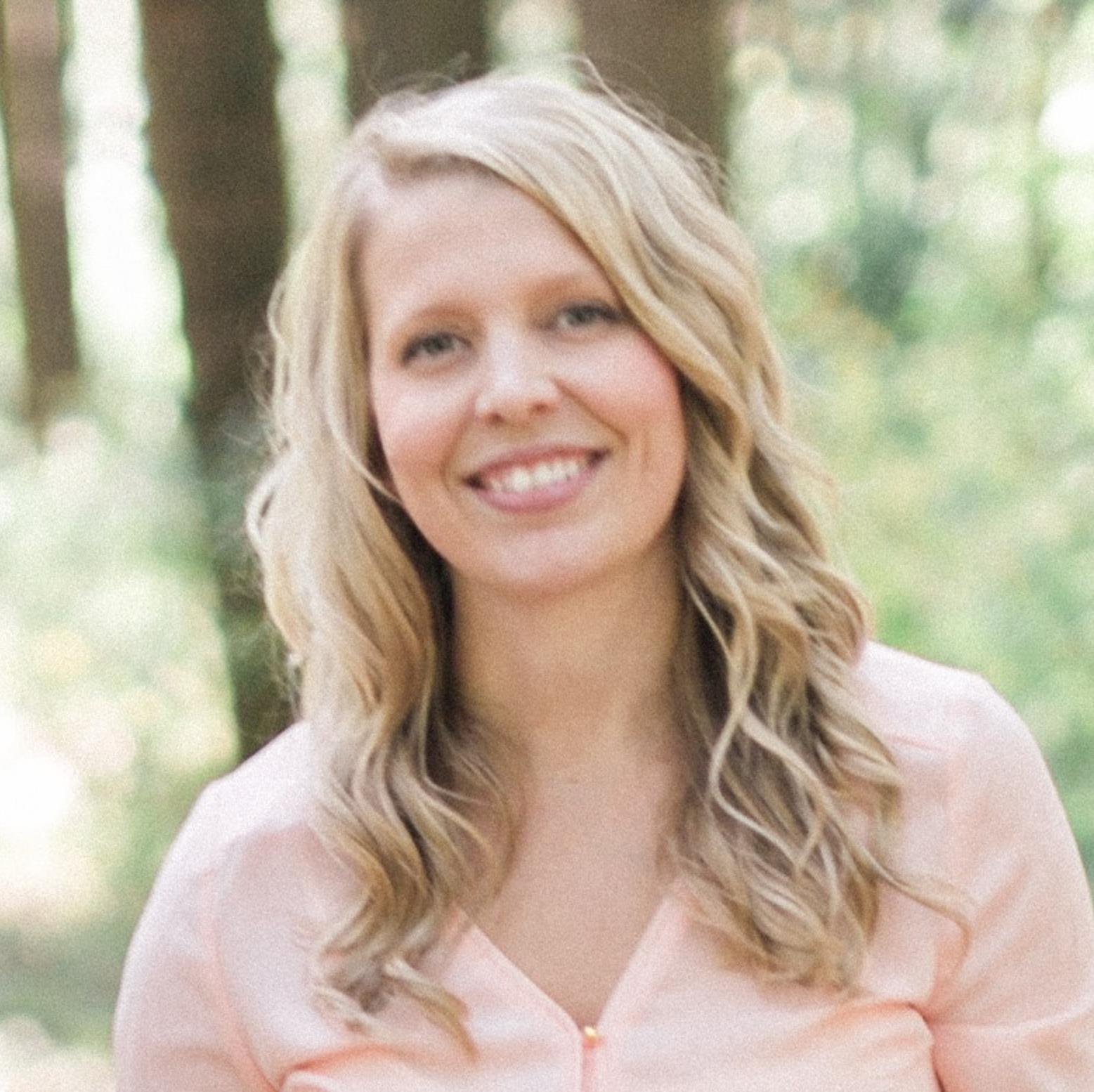 Marketing and Sales Director at @ECCooperative | Wife and Mama | Clean Eater | Proud Wisconsinite