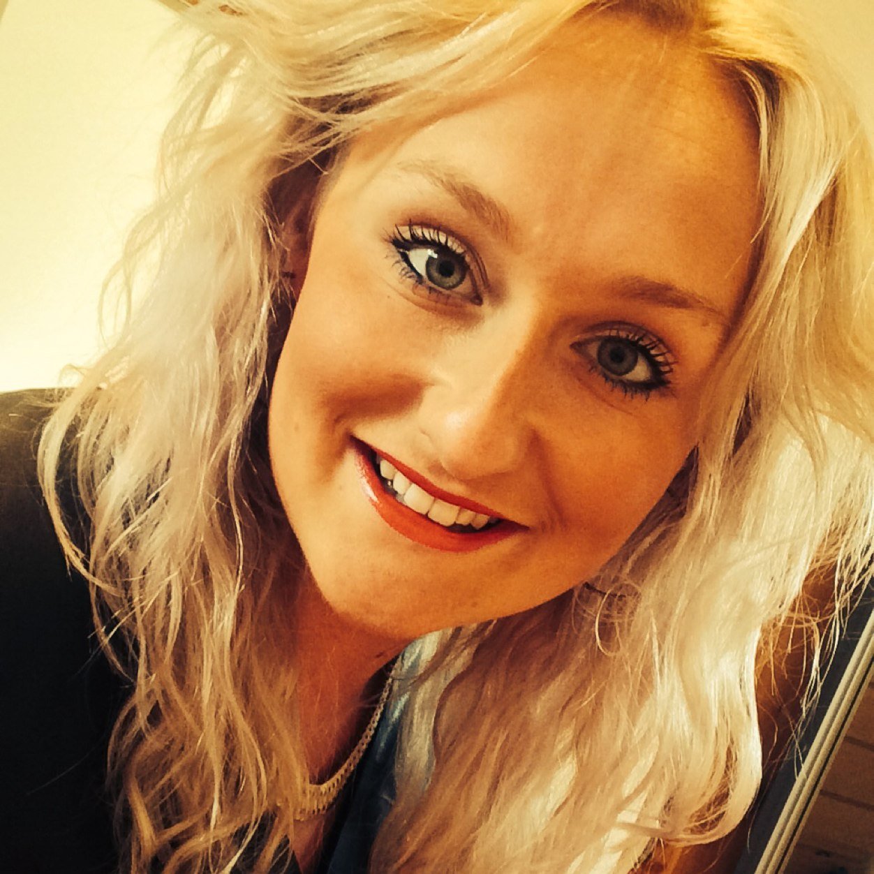 LuciCowie's profile picture. Tea Enthusiast, wannabe explorer and owner of start-up loose-leaf tea company, Easy Teasy.