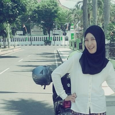 shellaiskandar's profile picture. semua berawal dari sebuah usaha yang dimulai dari nol ＼（＾∀＾）メ（＾∀＾）ノ