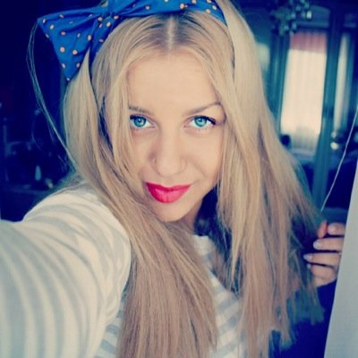 Designer, singer..))Big fan of Beyonce... is really cool*