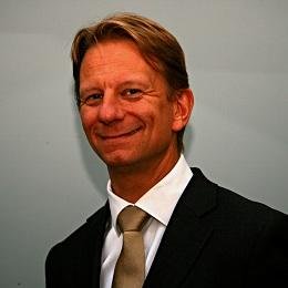 Haarlem. Familyman who likes to explore the dunes with the kids or by mountainbike. Tennis, sailing, travelling. Being with friends. Work: CX