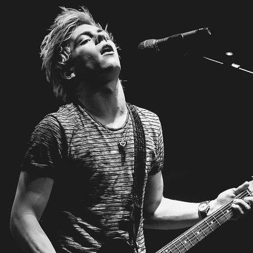 ✨Stressed, Depressed and R5 obsessed✨