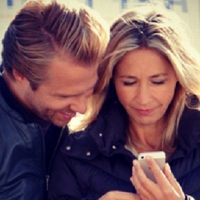 I'm a girl who loves wendy and thijs. Fantwitter voor weetjes foto's en andere leuke dingetjes van wendy en thijs.
Thijs volgt sinds 5 september