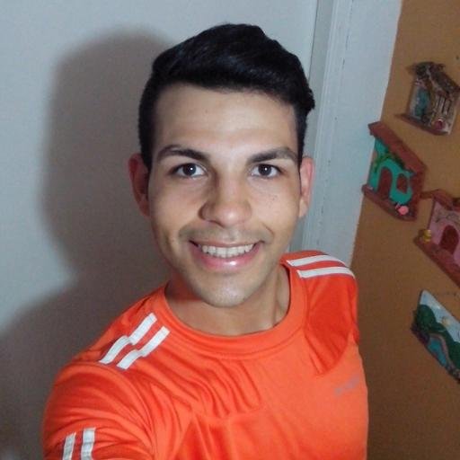 23 / Lcdo. Educ. Integral / futuro Diseñador Gráfico / optimista 100% emprendedor y bohemio /35 kilos menos!