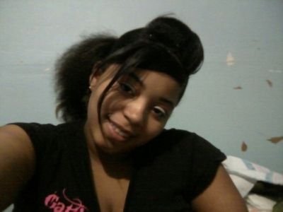 23 year old from Cincinnati.
I love country singing country nd r&b (sometimes)
College student going for medical assistant.