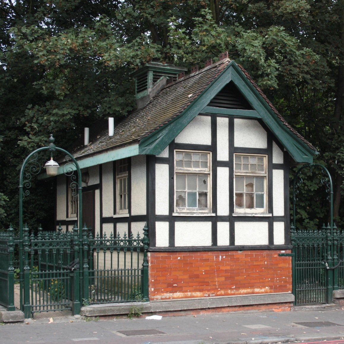 The Last Elm provides a forum for neighbourhood wellbeing. Championing rehabilitation of this Grade II listed community asset since 2015. thelastelm@gmail.com