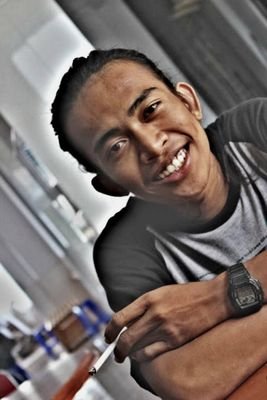 servis panci bocor , jahit spatu , servis payung rusak.'Asal dari pulau adonara desa paling pedalaman dan desa trakhir.'PackerGembel(tadaeng)
