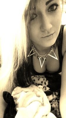 DhfDenise's profile picture. 