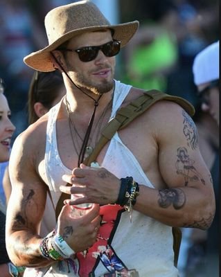 UnlikelySavior's profile picture. You bring me to my knees, you make me testify.. You can make a sinner change his ways.. Always protecting and loving  @BentPerfection .. OOC @MoreThanMuscles