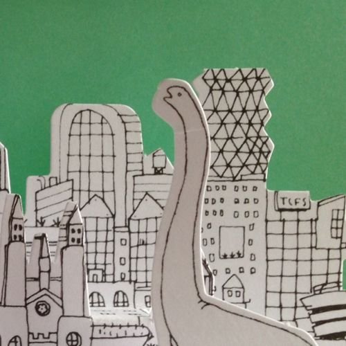 am1_'s profile picture. 横でじっと見てないと何も食べない変な猫と暮らしています