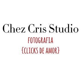 Sou fotógrafa e videomaker de casamento e família. Adoro compartilhar conteúdo e ideias. E se pudesse, mudaria o mundo com meus
{clicks de amor}