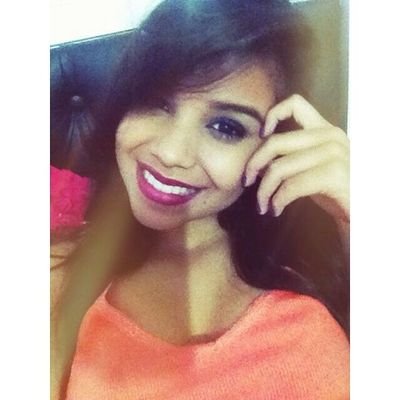 É necessário abrir os olhos e perceber que as coisas boas estão dentro de nós, onde os sentimentos não precisam de motivos nem os desejos de razão.