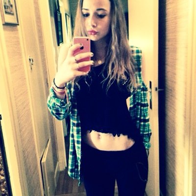 romaneblrd2's profile picture. nv compte ✨
rouge au fond des yeux en dit long