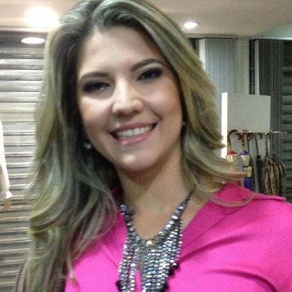 Jornalista e Assessora de Comunicação do Governo do Estado de Pernambuco em Brasília/DF.