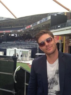 Younger brother to John Watson, hired as a sniper, because I need the money. Falling for @Living_InSin... Again.