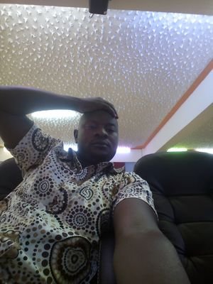 Fashion designer @evanolichfashions,simple and down to earth