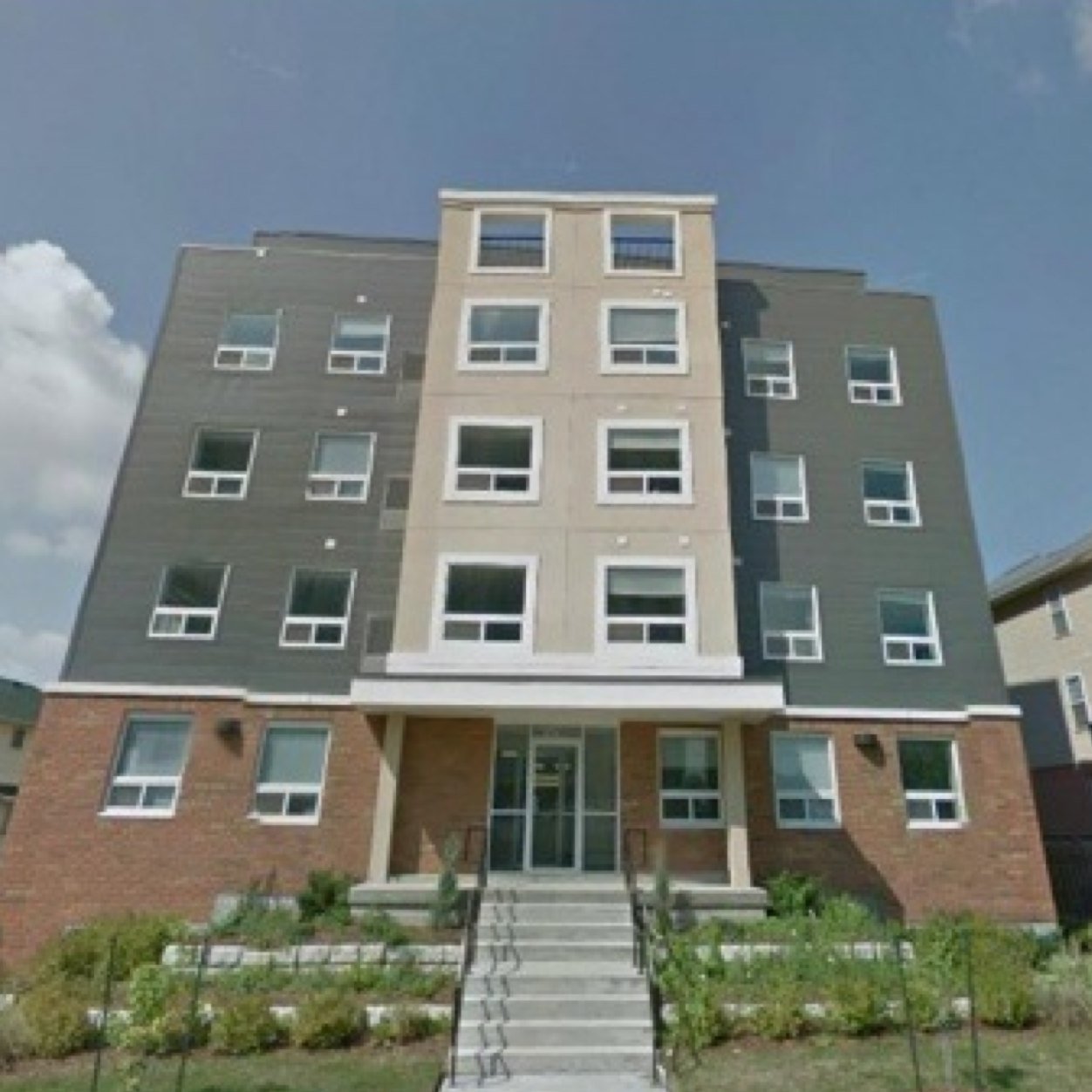 Tweeting the problems of the Spruce Street residents. Dm us your problems and messages to our account #SpruceStreetProbs