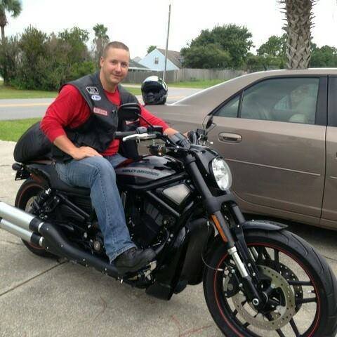 HIttin_It_Hard's profile picture. Full time Electronics Tech and part time Website Designer, and soon-to-be personal trainer.  God and family rule my 🌎.