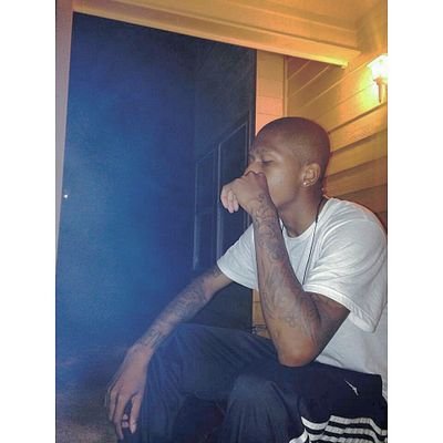 when you don't see me, is cause I'm with a small group of people making money . #KashCrazy