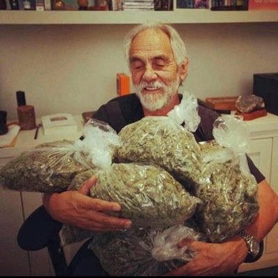 420sparkitup's profile picture. Legalize cannabis or not?