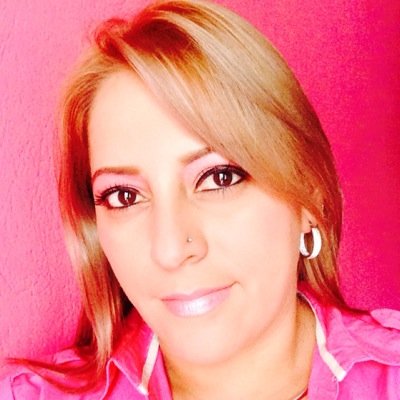 Donde haya una aroma, un olor a flores, un lugar inolvidable, es que allí ha estado una mujer. Sólo nosotras dejamos huellas..Somos mujeres, lo mejor y lo bello