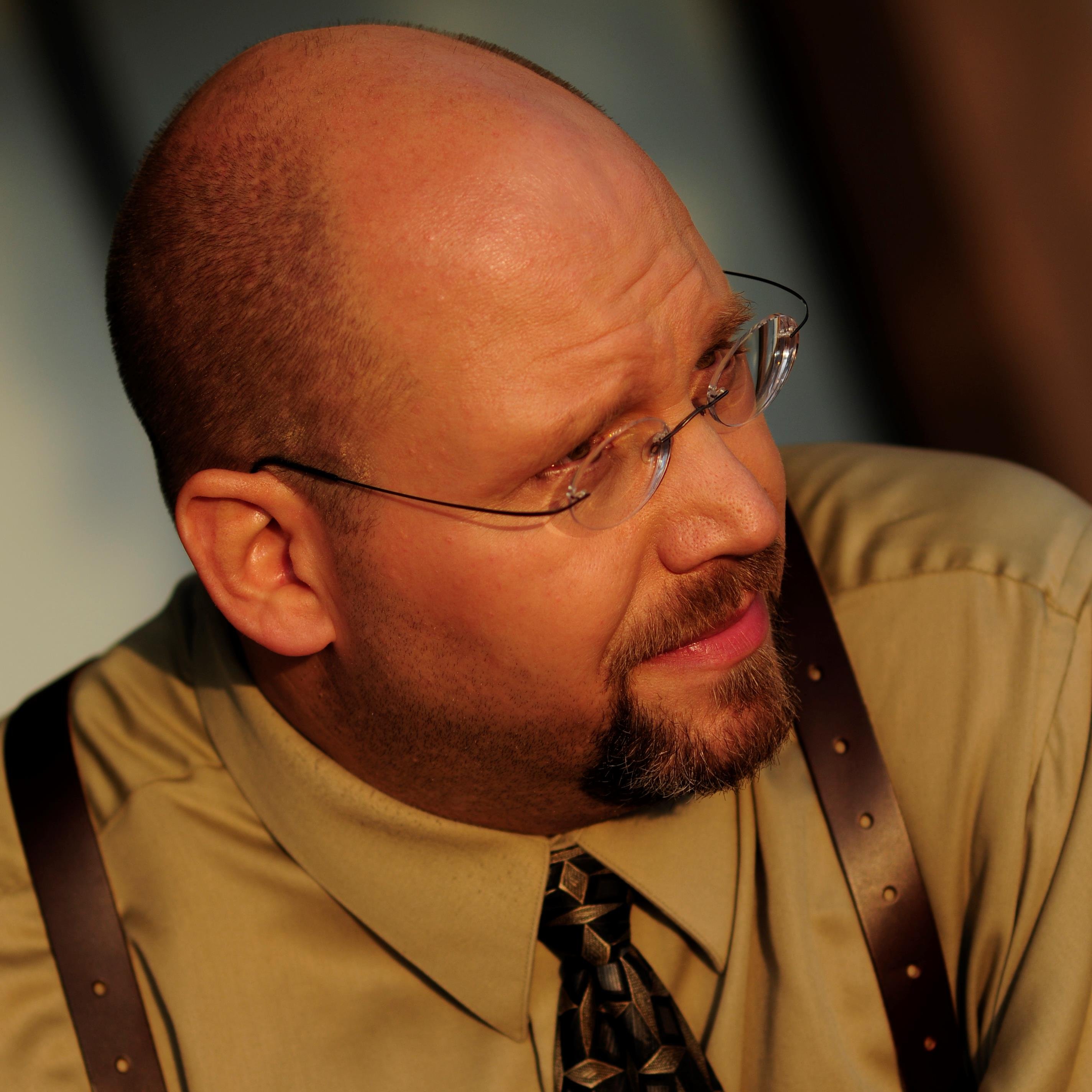 Christian, Evangelist, Husband to a great wife, Daddy to the 4 best kids in the world. I'm twitter buddies w/ famous people, but who isn't?