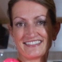 Isobel Cripps. Fitness, WellBeing & Personal Development Coach & https://t.co/cwJBFtcN1B & Remedial Massage Therapist. Helping you find the best version of you.