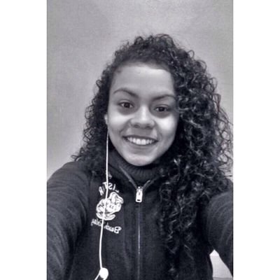 Camilla Alves 