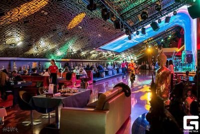 NUEVA DISCOTECA EN SEVILLA!! EN LOS REMEDIOS, ENFRENTE DE LIPA, AFORO PARA 1300 PERSONAS!! ZONA DE BOTELLÓN Y 2 ZONAS VIPS 
¿TE LO VAS A PERDER?