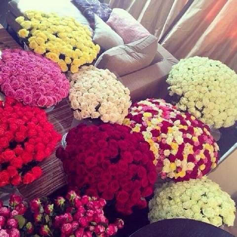 رغــم بـساطـه قـلـبـي لاأحـد يـفـهـم ٳحـتـياجـاتـه. 3.!!