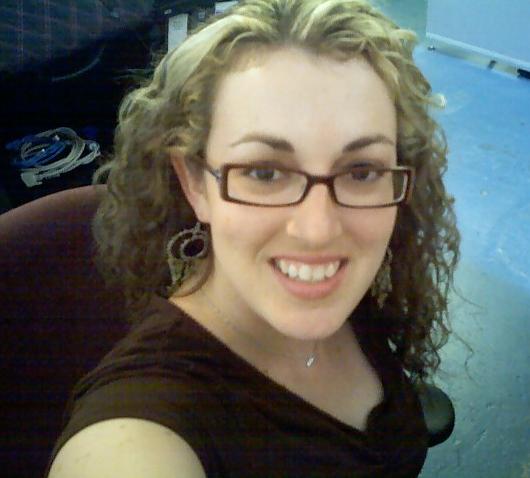 techie, knitter, baker, romance novel reader, wannabe world traveler