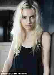 ChapinHart's profile picture. 17 5'4 crossdresser, Omega/submissive gay werewolf ,still looking for a pack and mate, interested in elemental magic