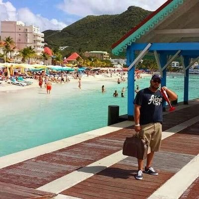 elvisdiaz9465's profile picture. live life like it was your last