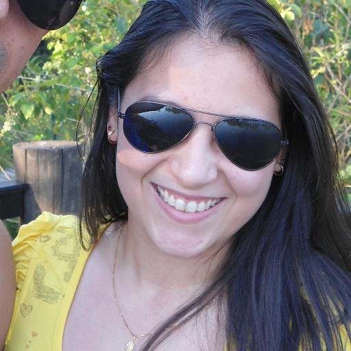 É que você me causa febre
De uns 40 graus ou um pouco mais
Eu quero é você
Eu amo só você
E o resto tanto faz... ♩♫♩♫